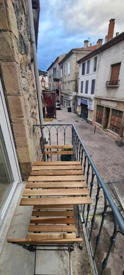 Au Coeur Du Village De *